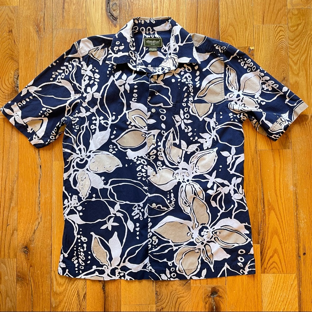 Eddie Bauer size medium Hawaiian shirt navy and white 100% cotton short sleeve